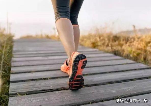 跑步很简单，但是减肥很难，4个阶段帮助你跑步减肥！